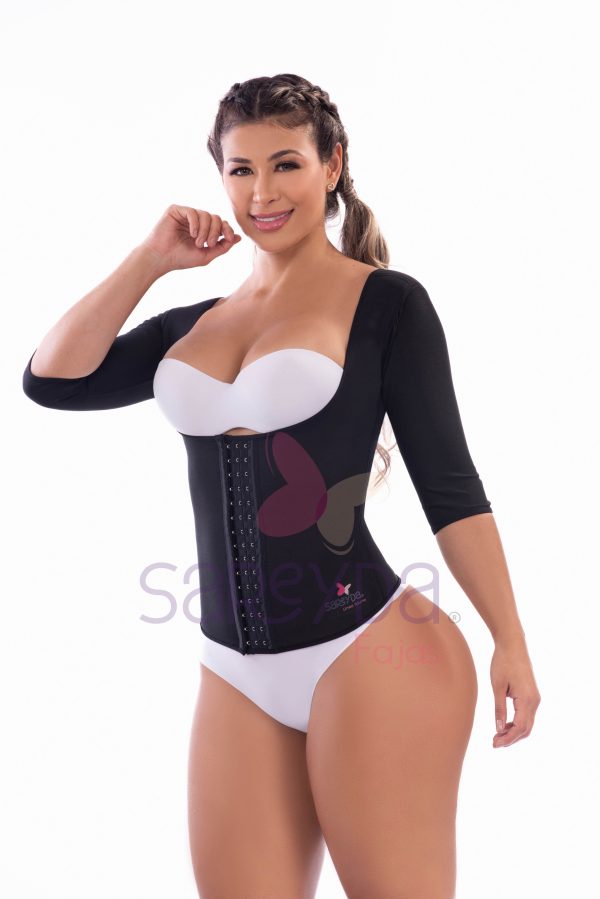 Chaleco con broches y mangas en osmotex