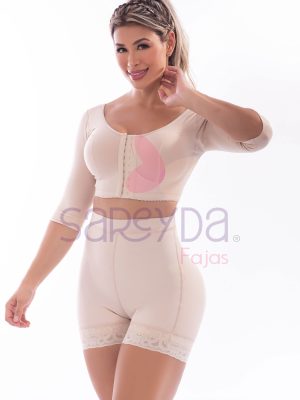 Short alto en cintura bota corta