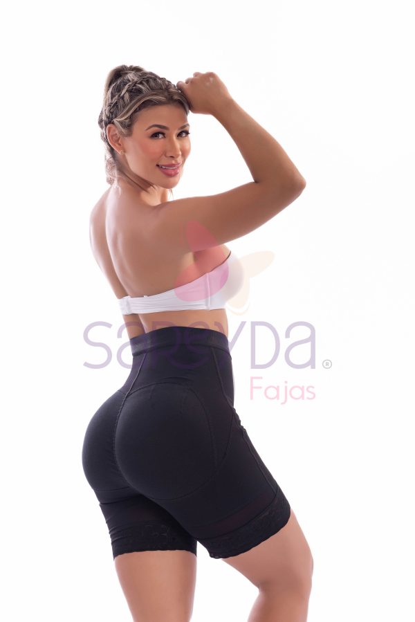 Short alto en cintura media pierna